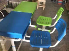 河南课桌椅供应商|郑州知名的郑州课桌椅厂商