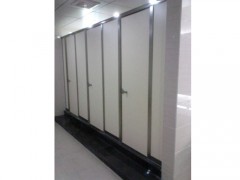 越秀卫生间隔断安装-新款公共卫生间厕所隔断联和装饰材料供应