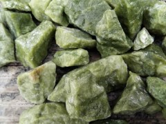 凤城林强石米加工厂不错的丹东绿石供应-江苏凤凰绿石