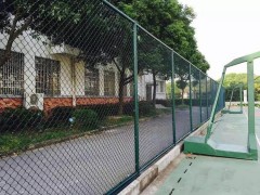 临汾高尔夫球场护栏网,墨绿色勾花网,球场围网款式多样